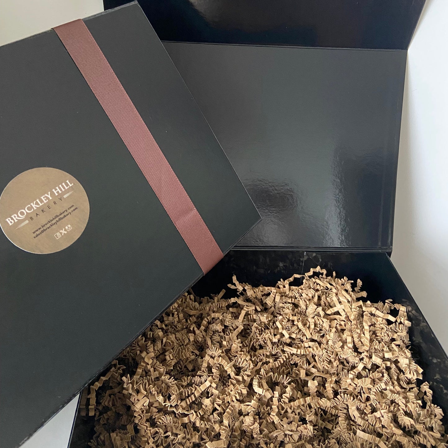 Choc Raisins, Roasted Peanut Brittle and Choc Honeycomb Glass Jar & Cello Bag Gift Box