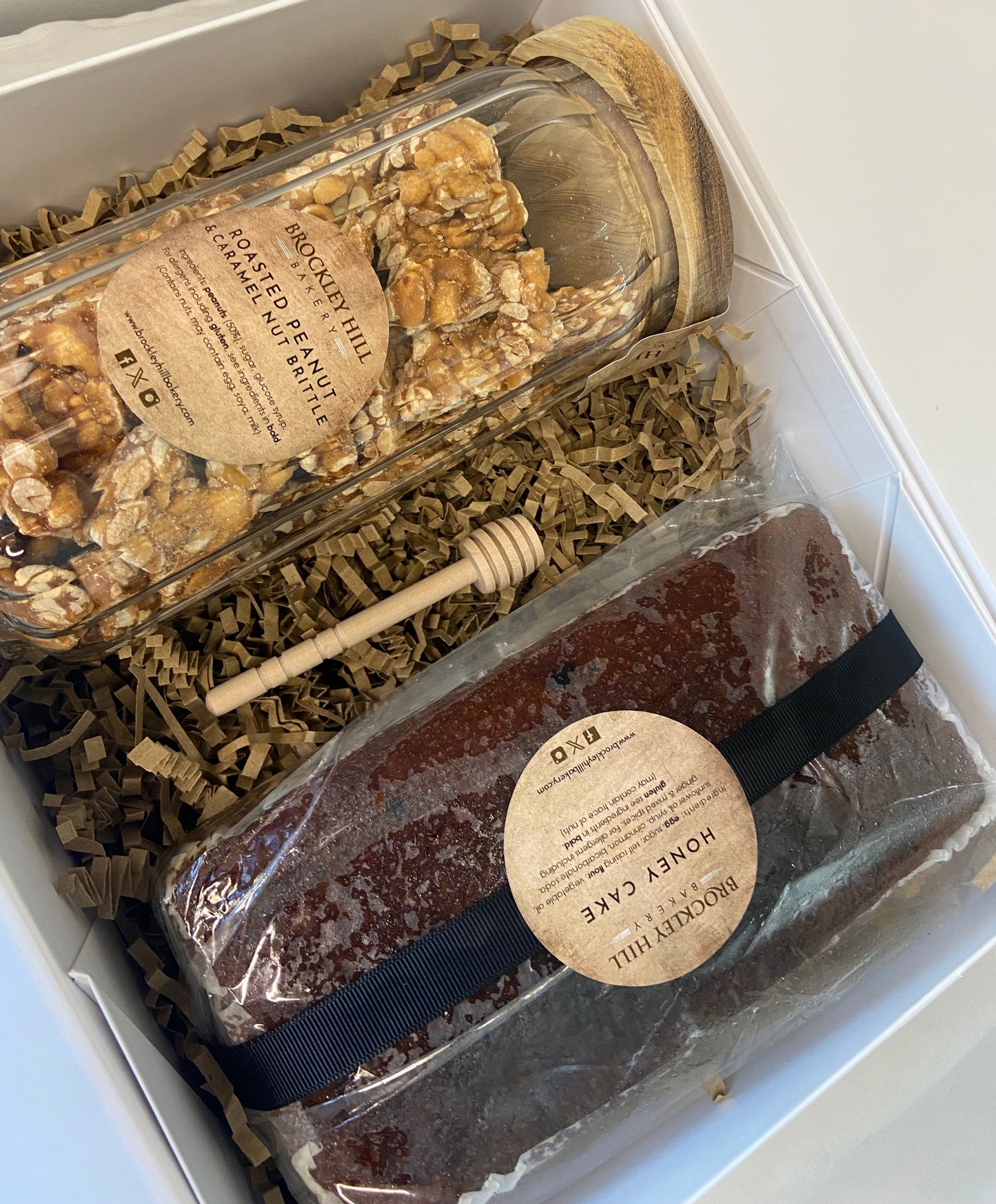 Traditional Honey Cake with a 1L Glass Jar of Peanut Caramel Brittle