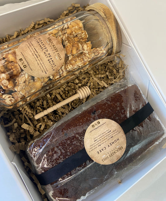 Traditional Honey Cake with a 1L Glass Jar of Peanut Caramel Brittle