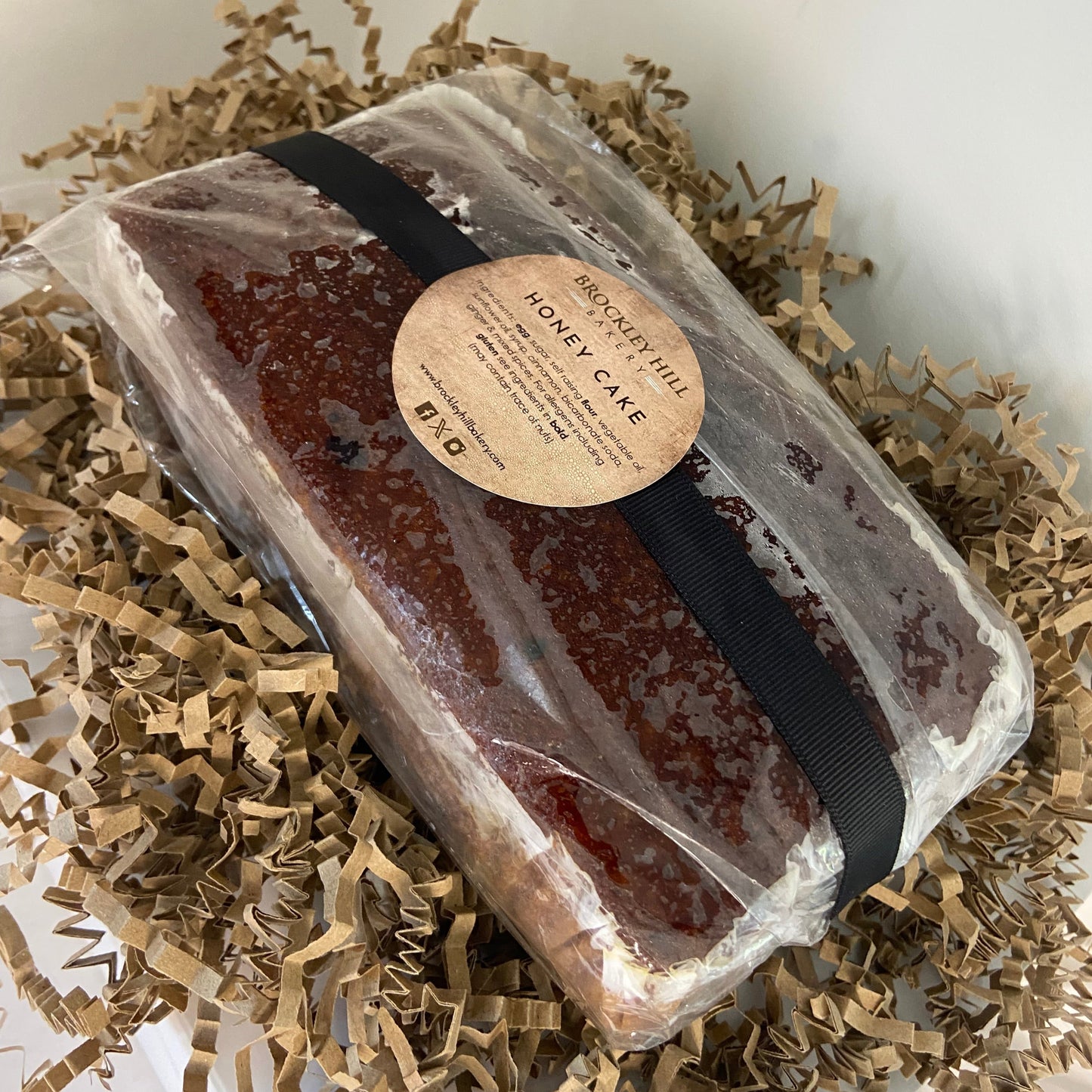 Traditional Honey Cake with Honey, Dipper & Gift Bag
