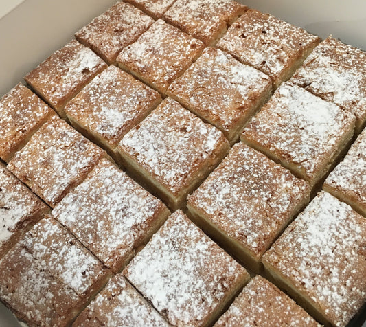 White Chocolate & Pecan Blondie Cake