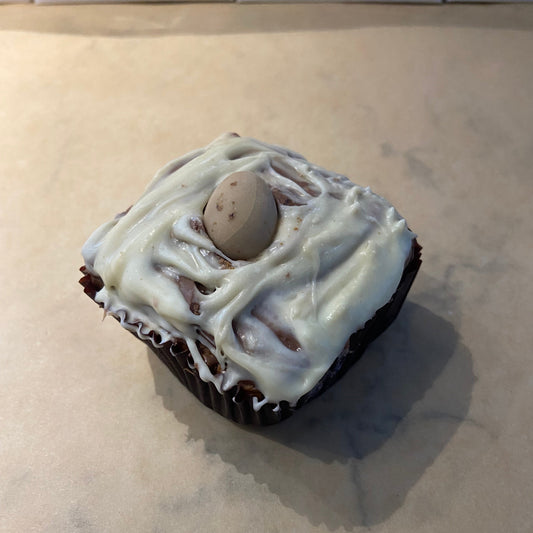Individual Blondie Mini Egg Choc Brownie