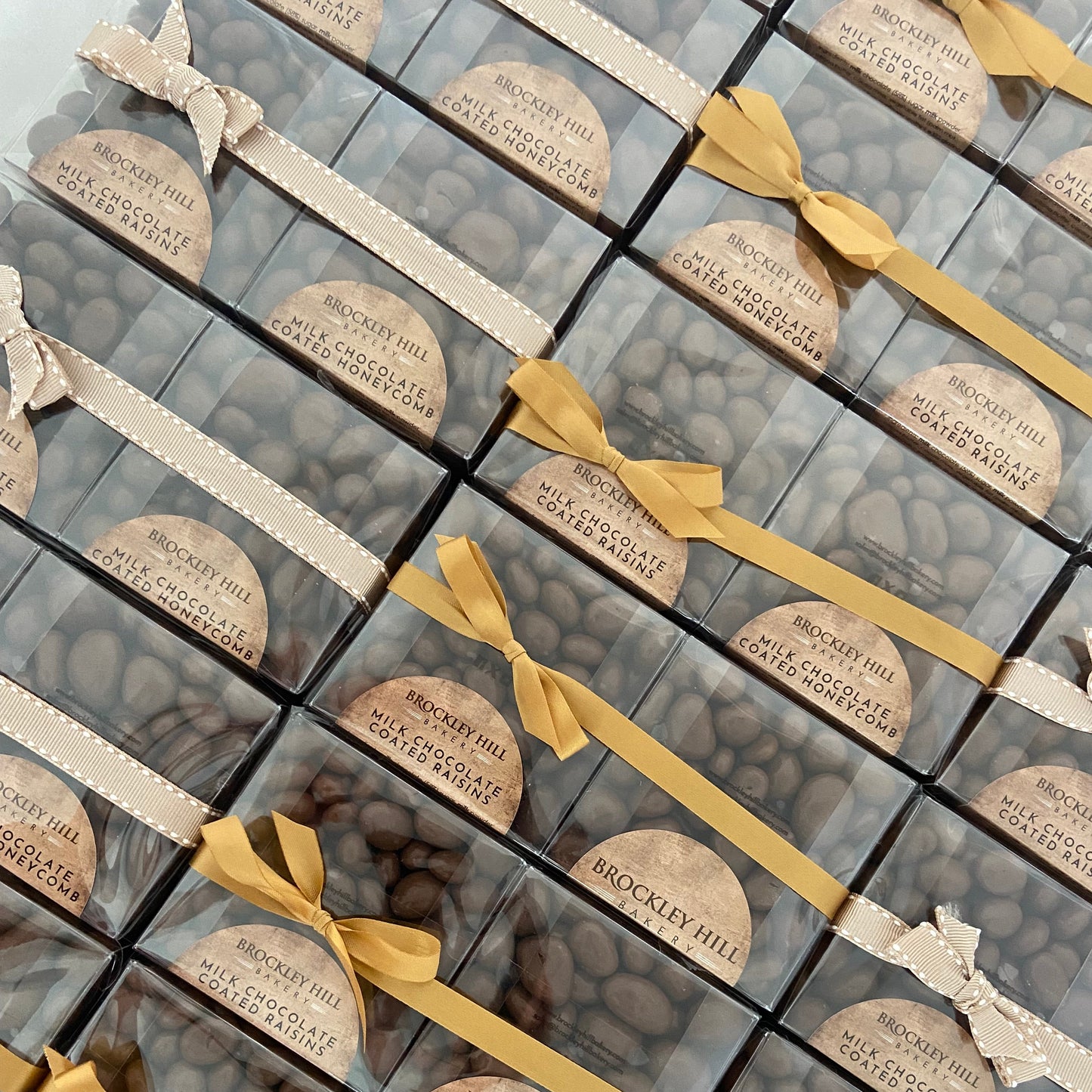 Milk Chocolate Honeycomb & Milk Chocolate Raisins Ribboned Gift Duo